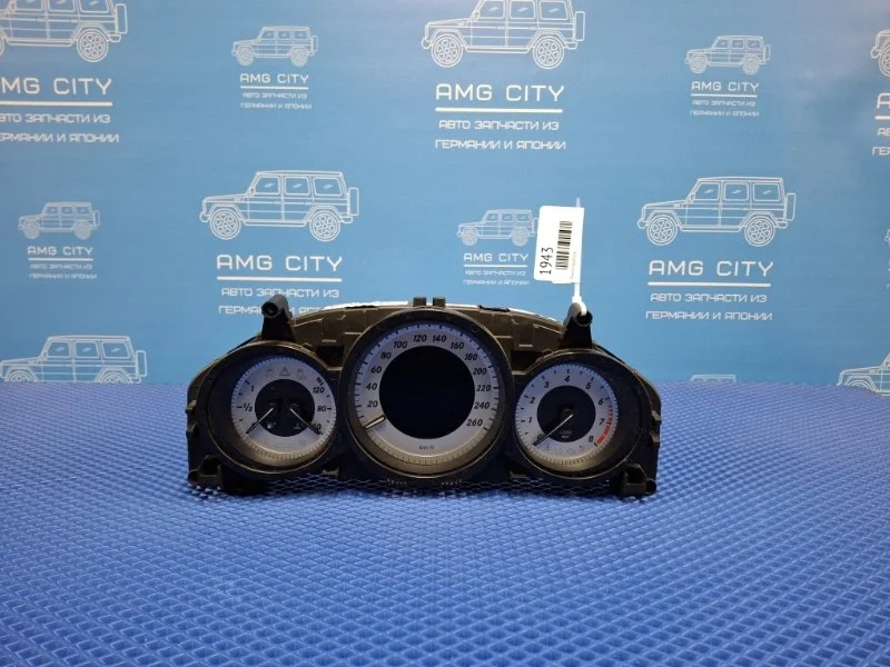 Панель приборов Mercedes-Benz C-class W204 M271820