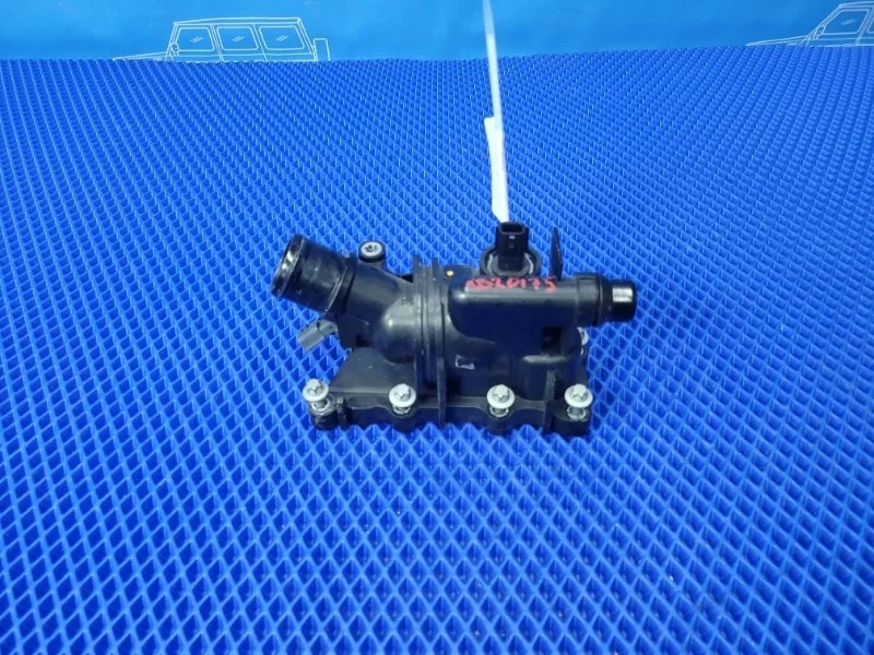 Термостат Mercedes-Benz A-class W177 OM654920 2021