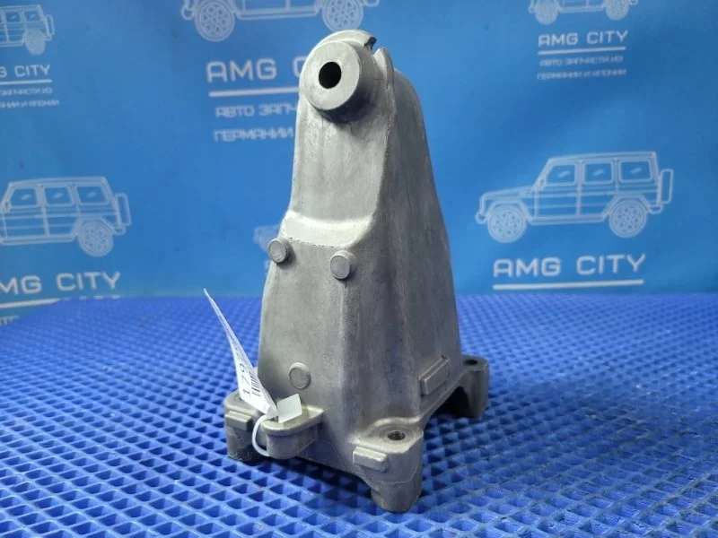 Кронштейн двигателя Mercedes-Benz E-class W212