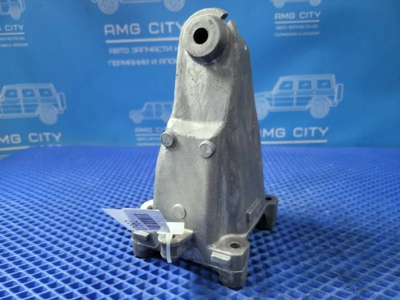 Кронштейн двигателя Mercedes-Benz E-class W212