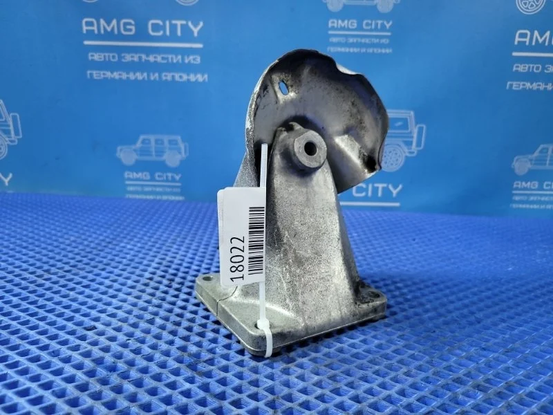 Кронштейн двигателя Mercedes-Benz E-class W210