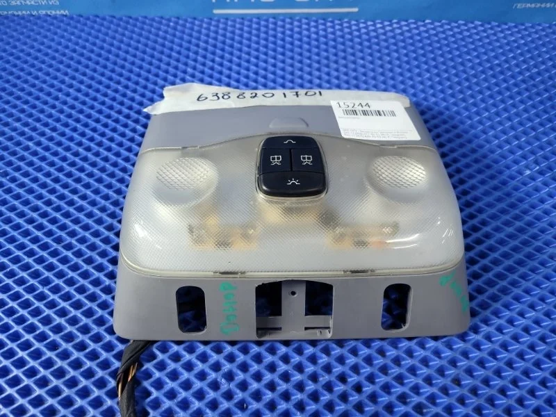 Плафон подсветки салона Mercedes-Benz Vito W638