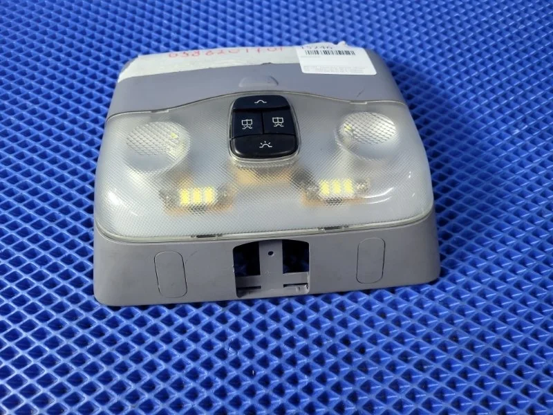 Плафон подсветки салона Mercedes-Benz Vito W638