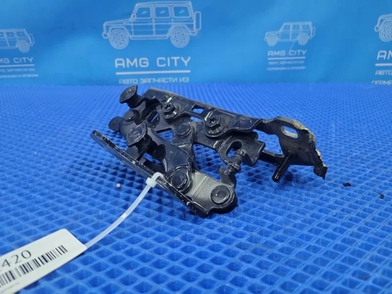 Петля капота левая Mercedes-Benz C-class W204