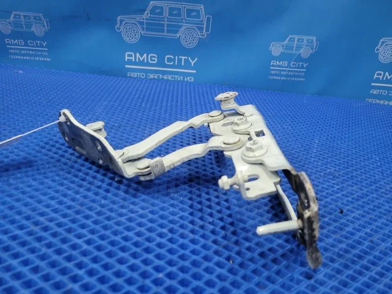 Петля капота левая Mercedes-Benz C-class W204