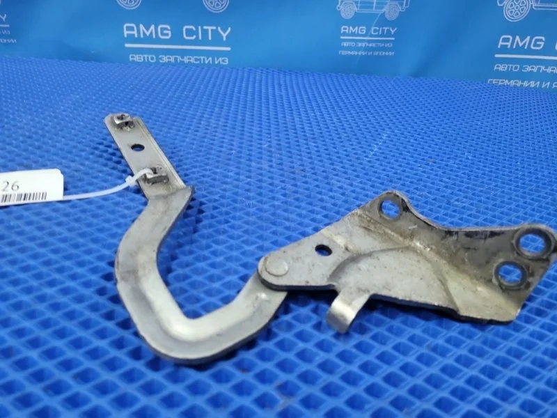 Петля капота правая Mercedes-Benz Viano W639