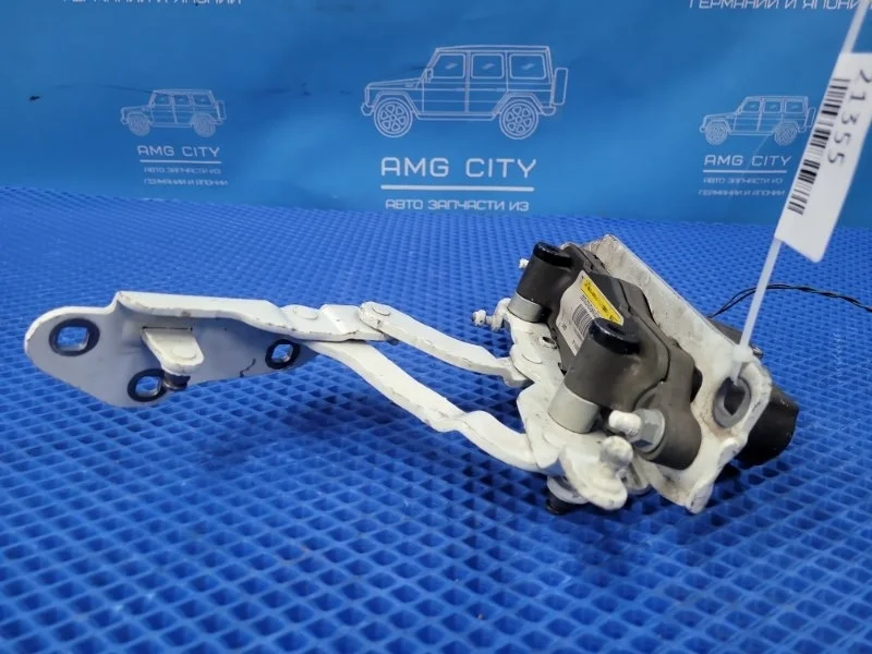 Петля капота левая Mercedes-Benz C-class W204