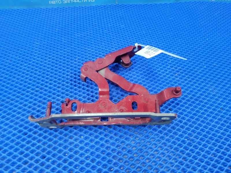 Петля капота правая Mercedes-Benz C-class W204