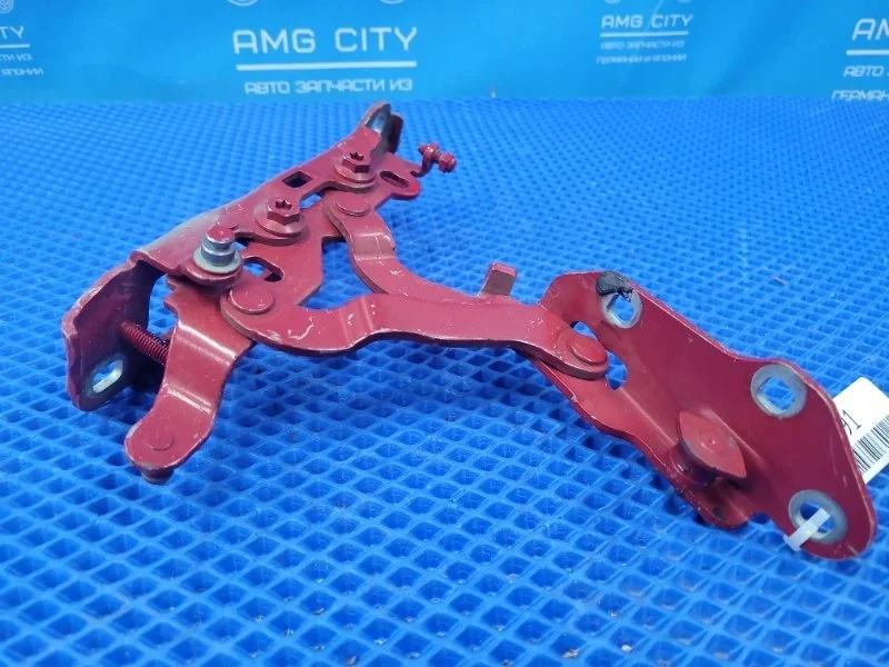 Петля капота левая Mercedes-Benz C-class W204