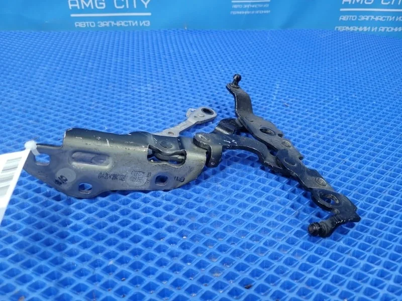 Петля капота правая Mercedes-Benz C-class W204