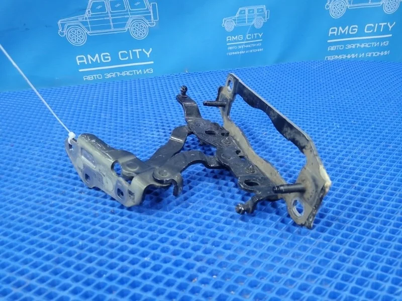 Петля капота правая Mercedes-Benz C-class W204