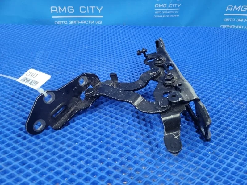 Петля капота правая Mercedes-Benz C-class W204