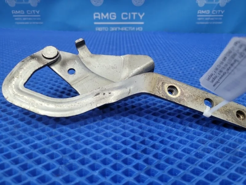 Петля капота правая Mercedes-Benz Viano W639