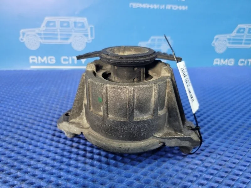 Опора двигателя Mercedes-Benz C-class W204 М271860