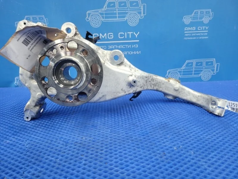 Кулак поворотный передний правый Mercedes-Benz