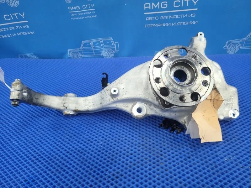 Кулак поворотный передний правый Mercedes-Benz