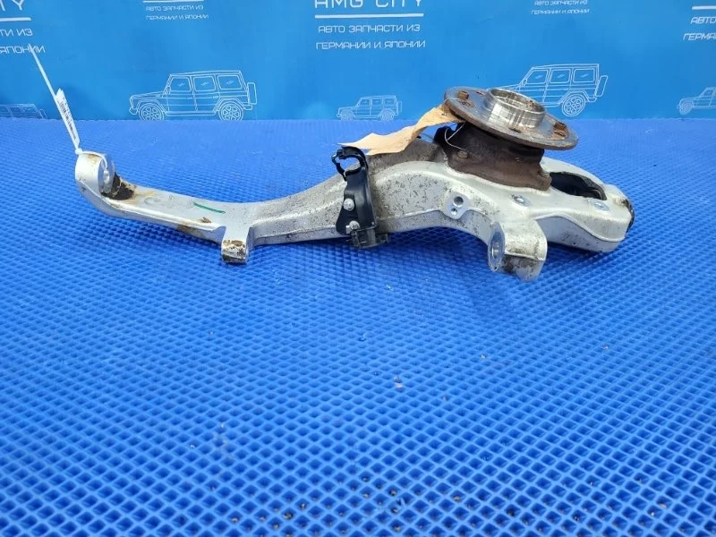 Кулак поворотный передний левый Mercedes-Benz