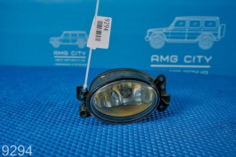 Фара противотуманная передняя левая Mercedes-Benz