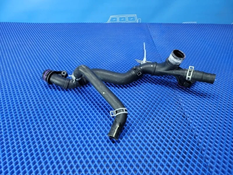 Патрубок системы охлаждения Mercedes-Benz A-class