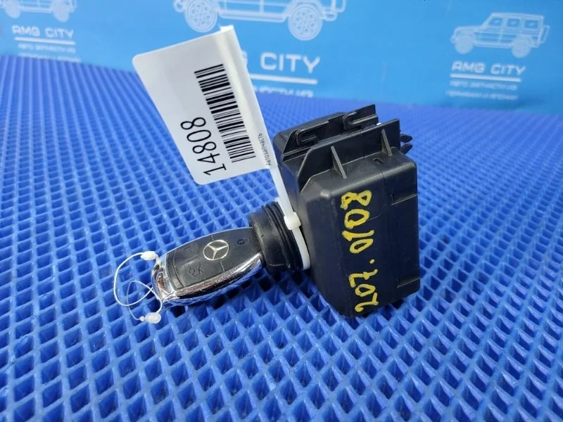 Замок зажигания Mercedes-Benz C-class W204 M271820