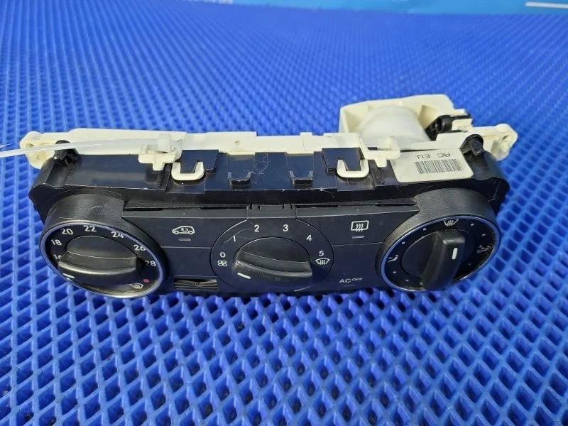 Блок управления климат-контролем Mercedes-Benz