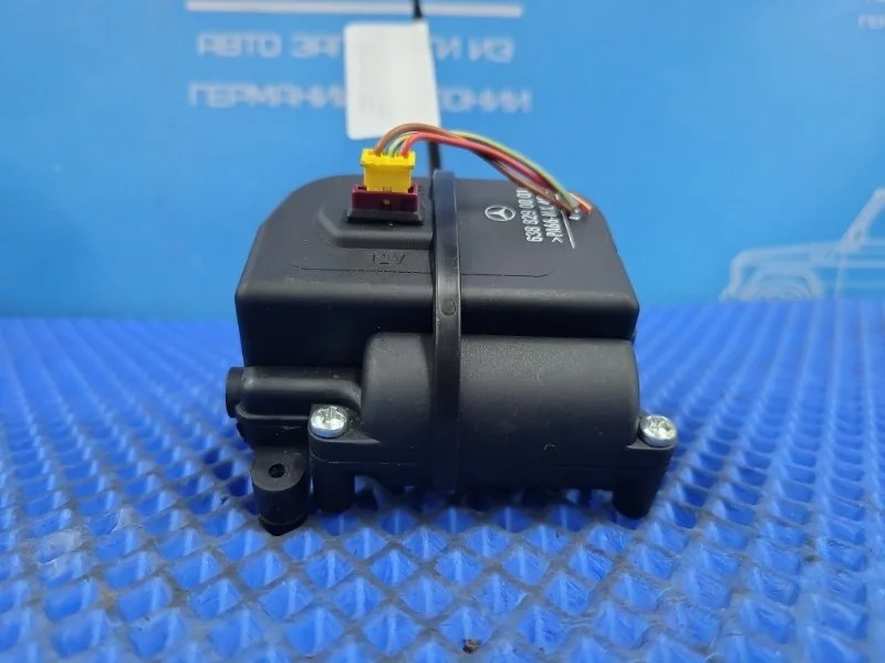 Моторчик oткpывания форточки задний левый