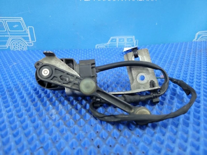 Датчик положения кузова задний Mercedes-Benz