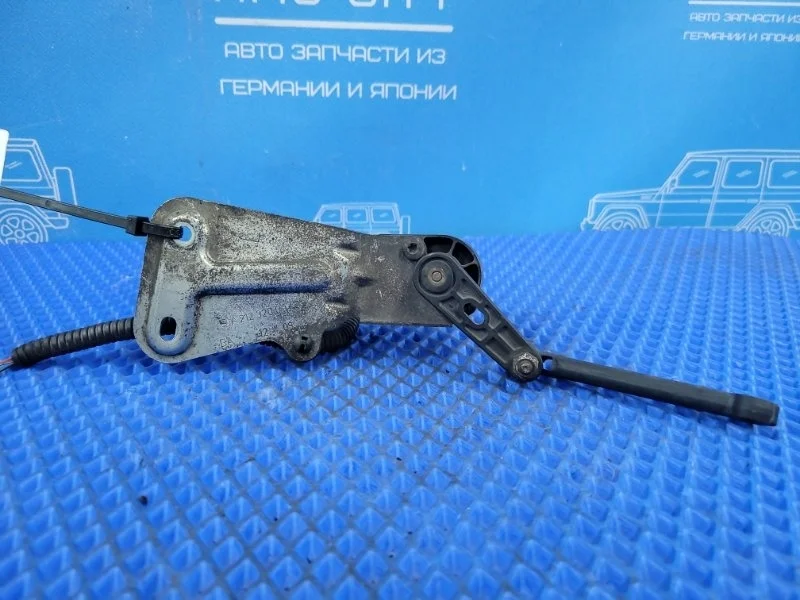 Датчик положения кузова задний Mercedes-Benz