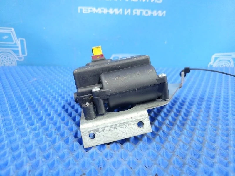 Моторчик oткpывания форточки задний левый