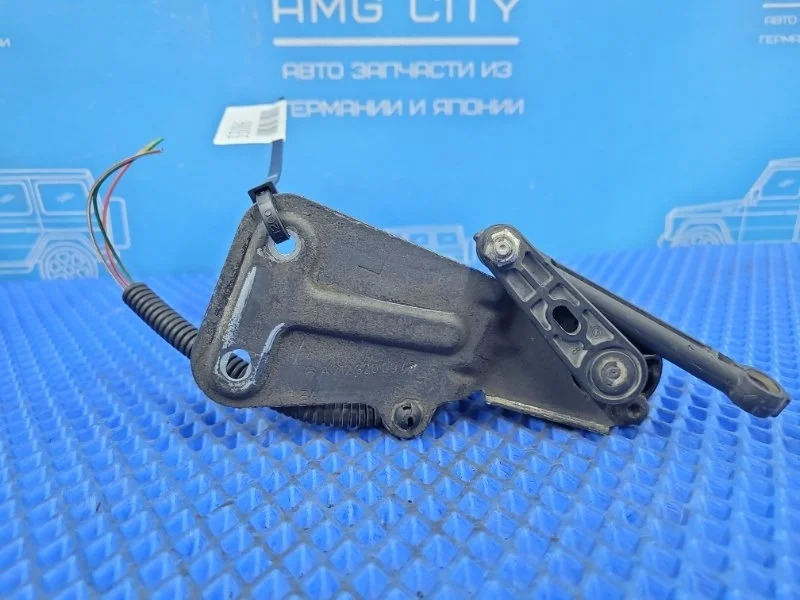 Датчик положения кузова задний Mercedes-Benz