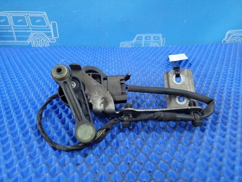 Датчик положения кузова задний Mercedes-Benz