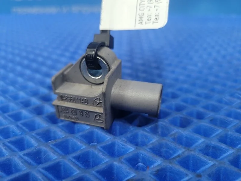 Датчик airbag Mercedes-Benz C-class W204 M271820