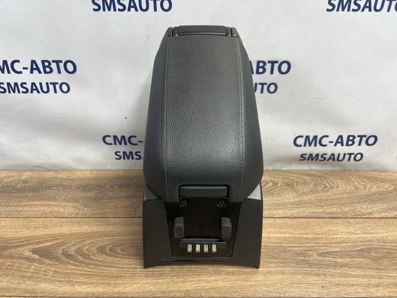 Подлокотник Volvo Xc90 30766148 ХС90 3.2 B6324S