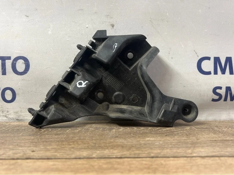 Кронштейн бампера Volvo Xc60 2014-2017 31323759 ХС60 B5254T12, передний правый