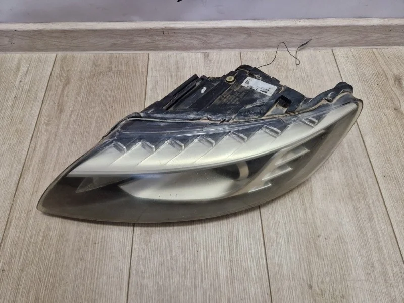 Фара Audi Q7 2010-2015 4L