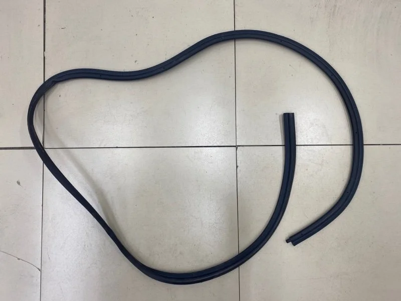 Уплотнитель багажника Renault Logan 1