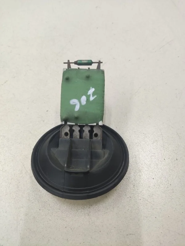 Резистор отопителя Skoda Fabia 2 5J BZG 1.2 БЕНЗИН