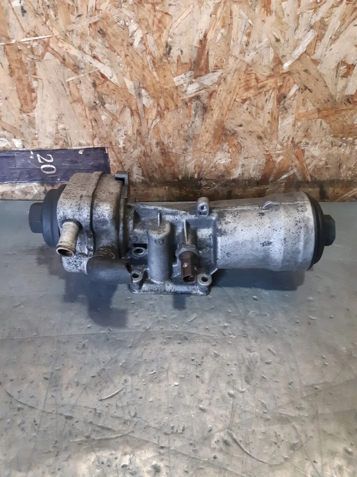 Корпус масляного фильтра Skoda Octavia II рестайлинг (2008—2013) 2010 1Z/F9R