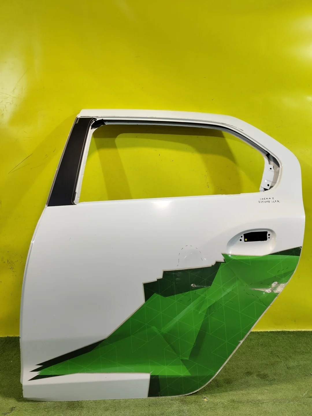 Дверь задняя левая  Renault Logan II 2014 821018361R 30452