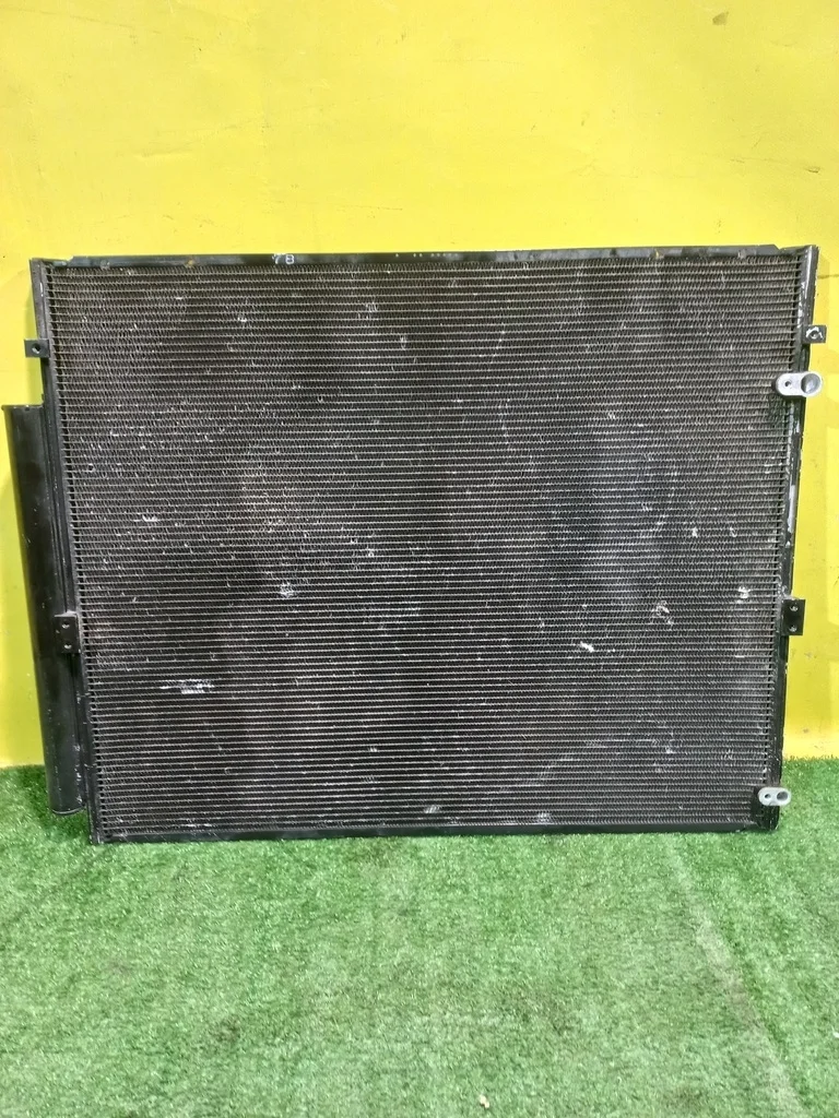 Радиатор кондиционера  Toyota Land Cruiser (200) 2007 8846060400 35388