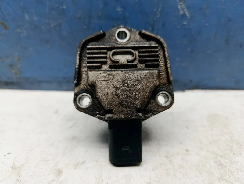 Датчик уровня масла Volkswagen Golf 6 2012 1J0907660C 1.6 BSE