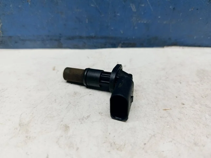 Датчик положения распредвала Volkswagen Golf 6 2012 06B905163A 1.6 BSE