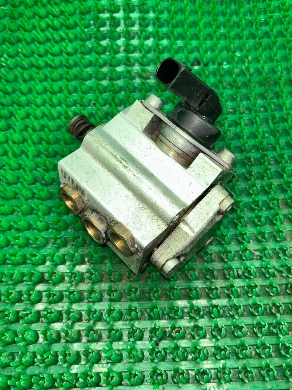 ТНВД для Двигателя 2.0 FSI BVY 06D127026J Golf Mk5 (2003—2009) В наличии