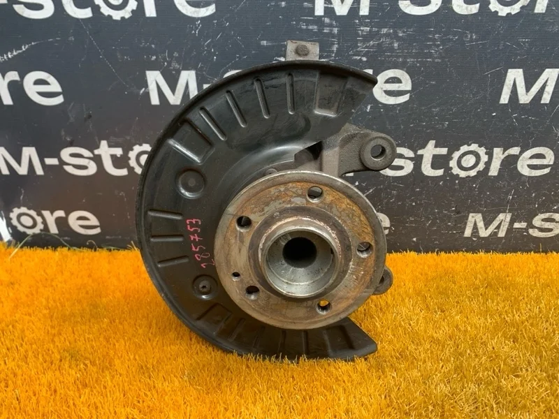 Ступица Mercedes-Benz V-Class 2012 A6393300632 W639 272.978, передняя левая