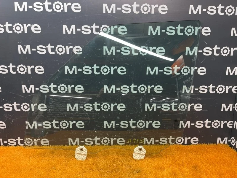 Стекло боковое Land Rover Discovery 2005 CUB500170 L319 406PN, переднее левое