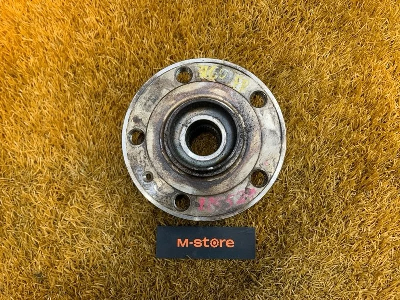 Ступица Audi Q3 2012 5K0498621 8U CPSA, передняя правая