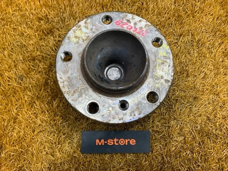 Ступица Bmw 7-Series 2009 31206872888 F02 N63B44A, передняя правая