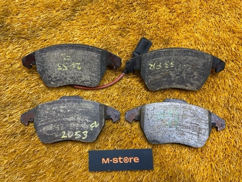 Колодки тормозные Volkswagen Passat 2012 3C0698151D B7 CAX, передние