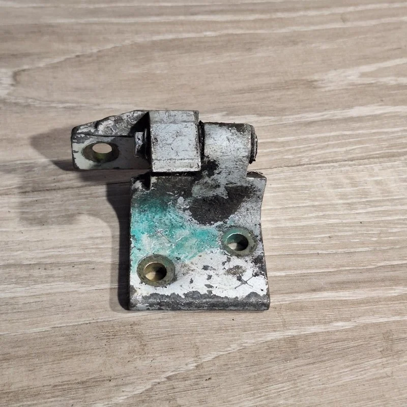 Петля двери Citroen Berlingo 2002-2012 9035L0 M59