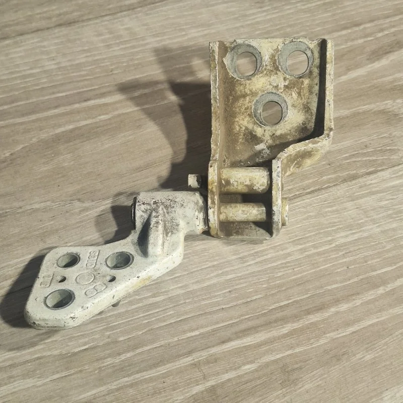 Петля двери Peugeot Partner 2008-2016 8717C0 B9, задняя